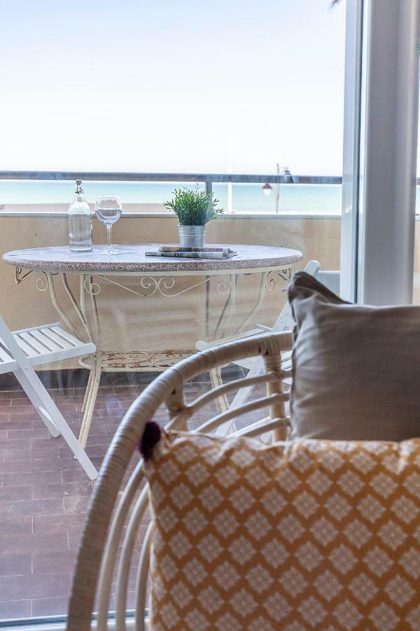 Apt En El Mar Apartment Cadiz Bagian luar foto
